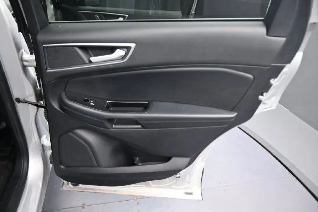 Used 2019 Silver Ford SEL image 23