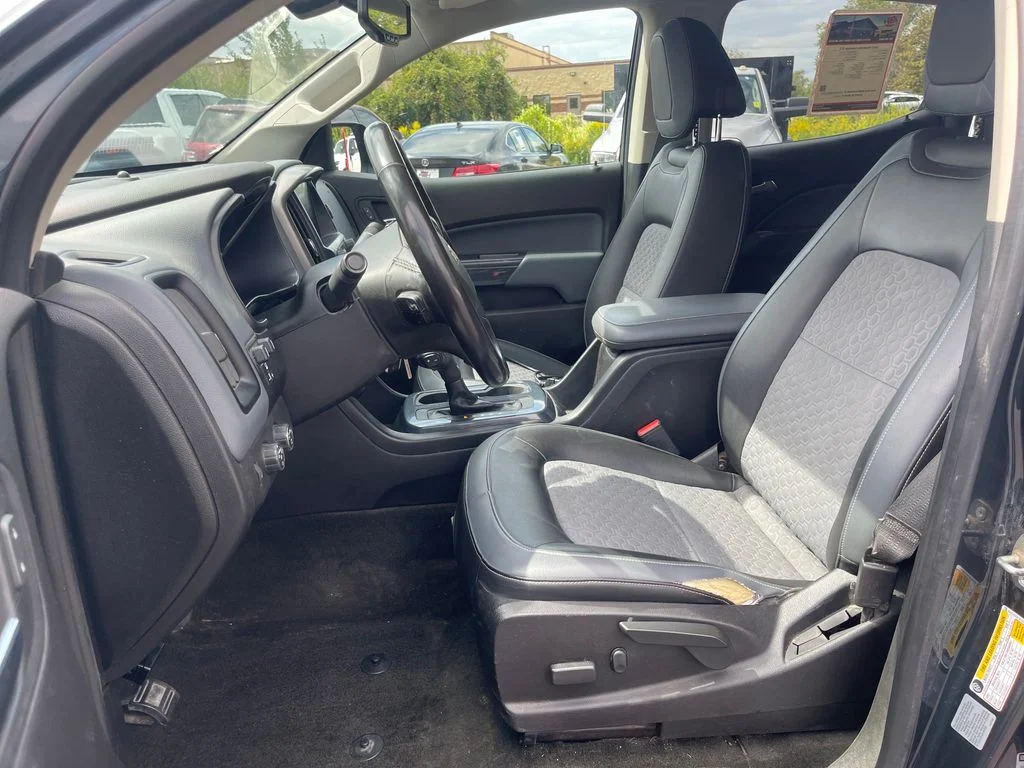 Used 2017 Gray Chevrolet Z71 image 21