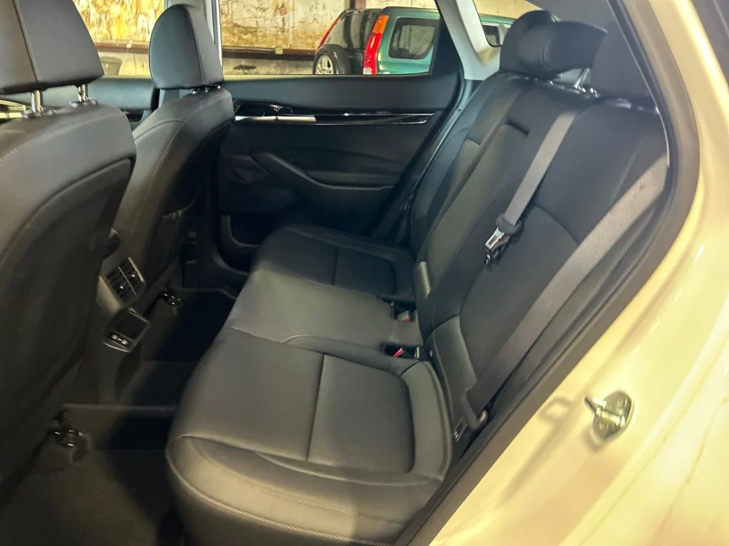 Used 2024 White Kia SX image 32