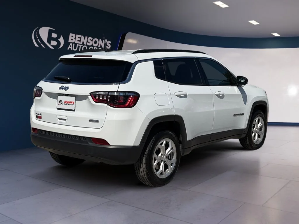 Used 2024 White Jeep Latitude image 5