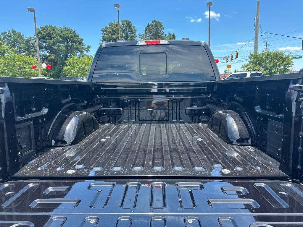 New 2025 Black Ford Lariat image 18