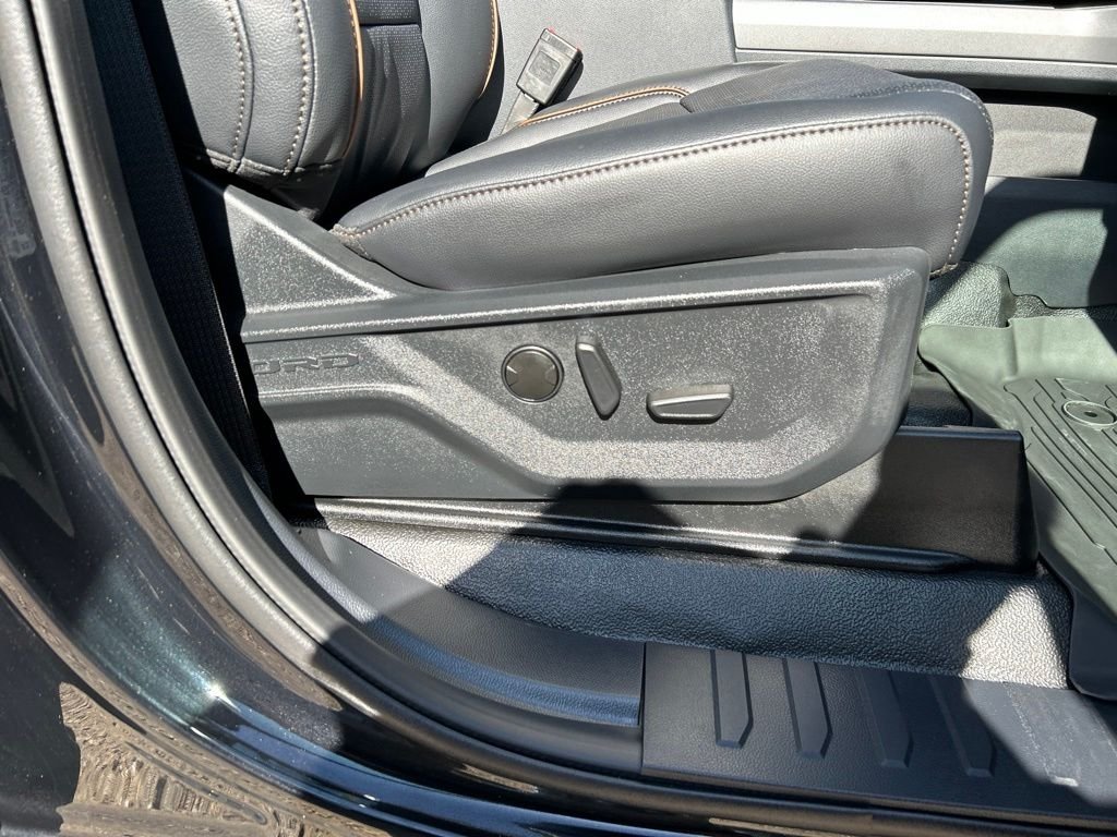 New 2026 Agate Black Metallic Ford Lariat image 48