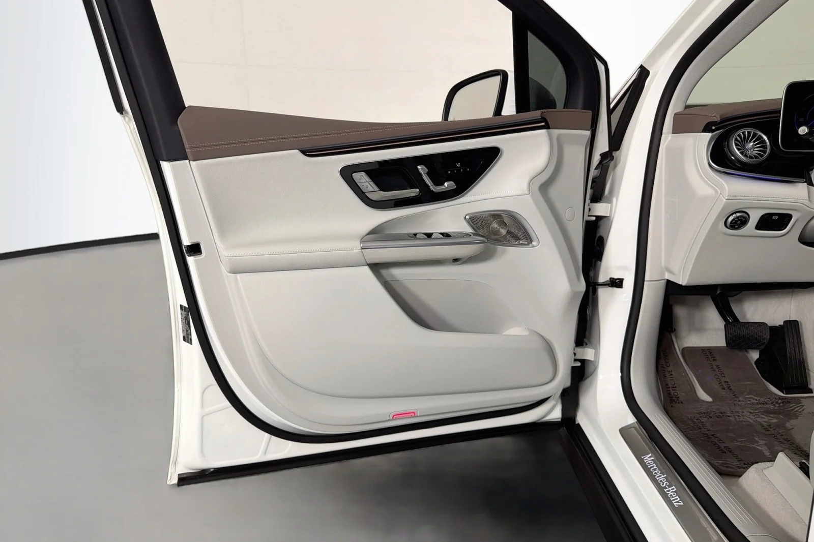 Certified Used 2025 Polar White Mercedes-Benz 350+ image 23