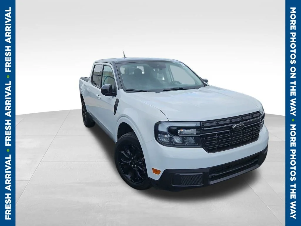 Used 2023 White Ford Lariat image 1