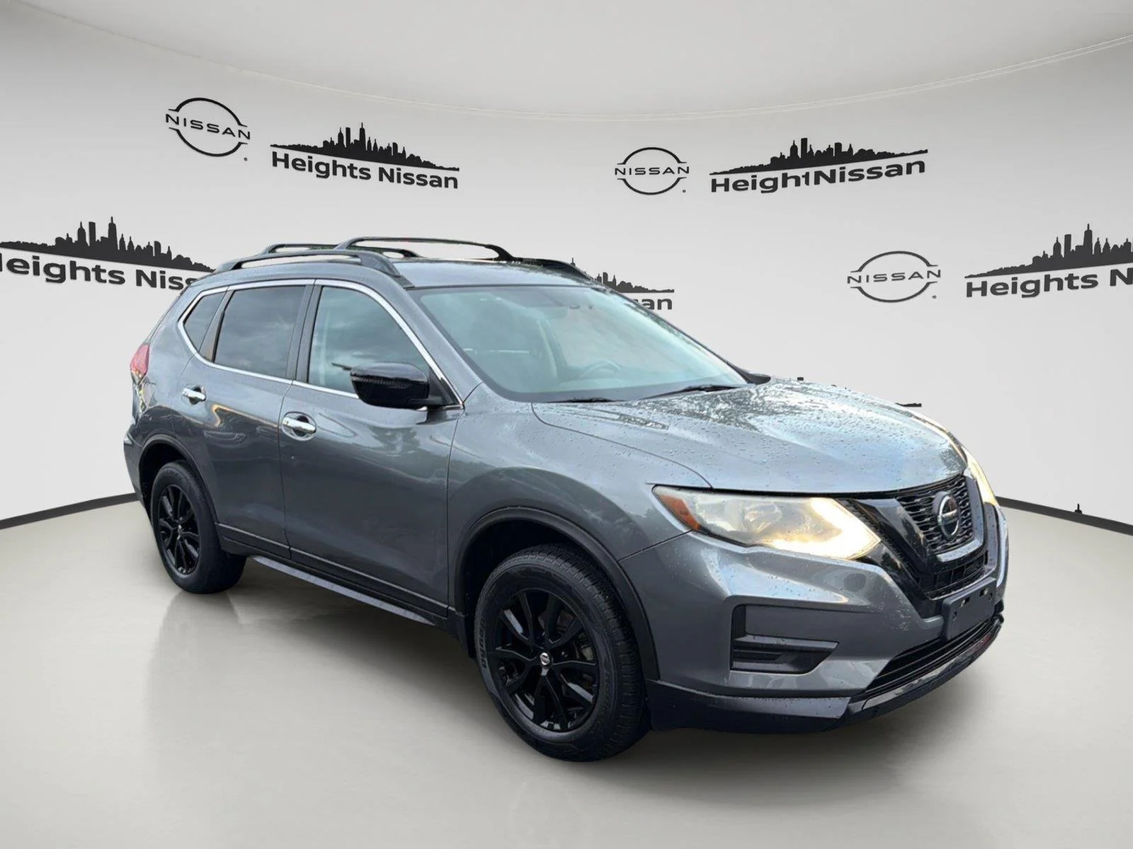 Used 2018 Gun Metallic Nissan SV image 7