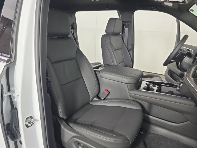 Used 2026 Summit White Chevrolet LT image 31