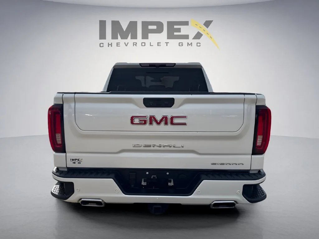 Used 2022 WHITE FROST TRICOAT GMC Denali image 4