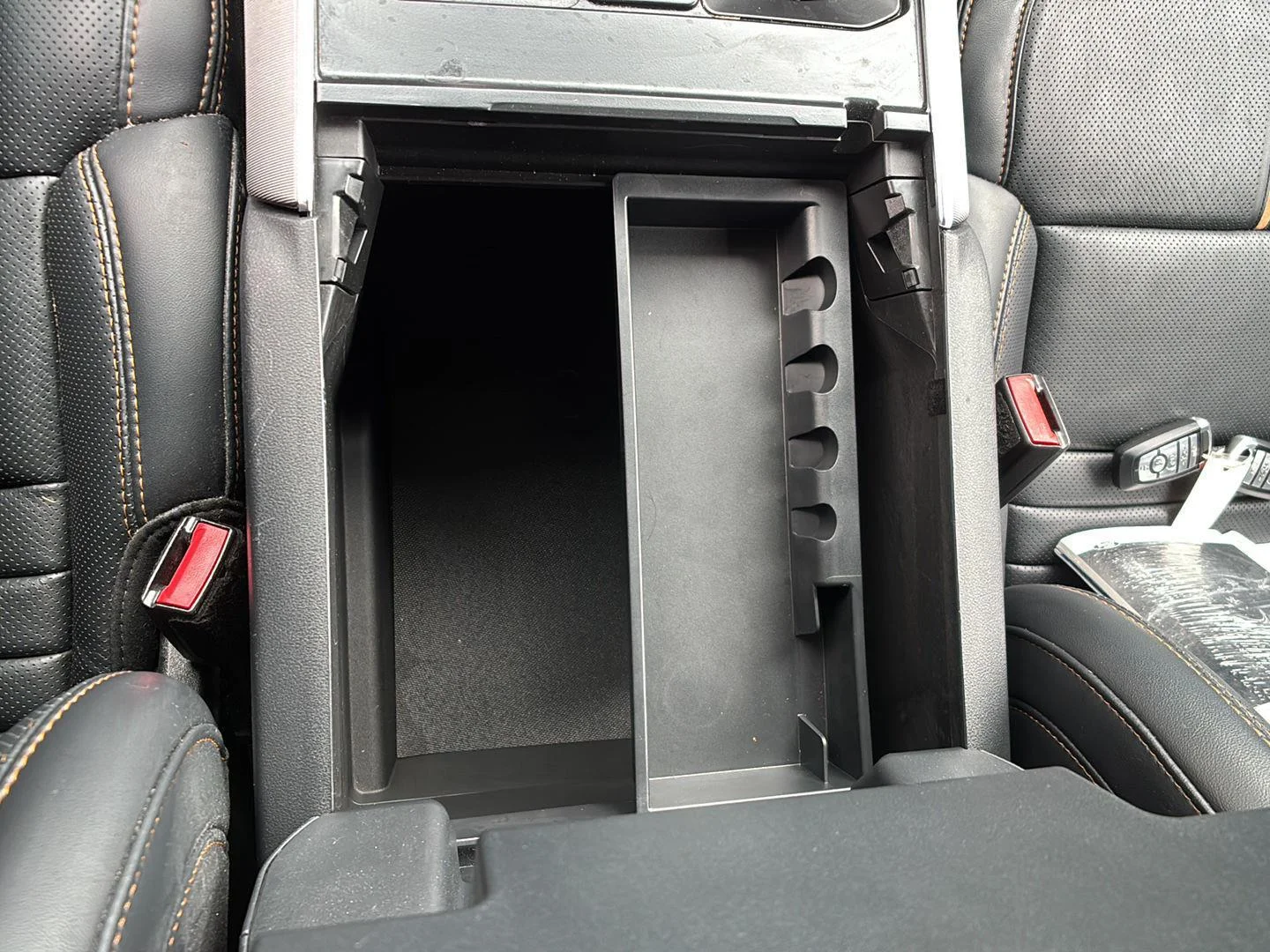 Used 2022 Smoked Quartz Metallic Tinted Clearcoat Ford Platinum image 33