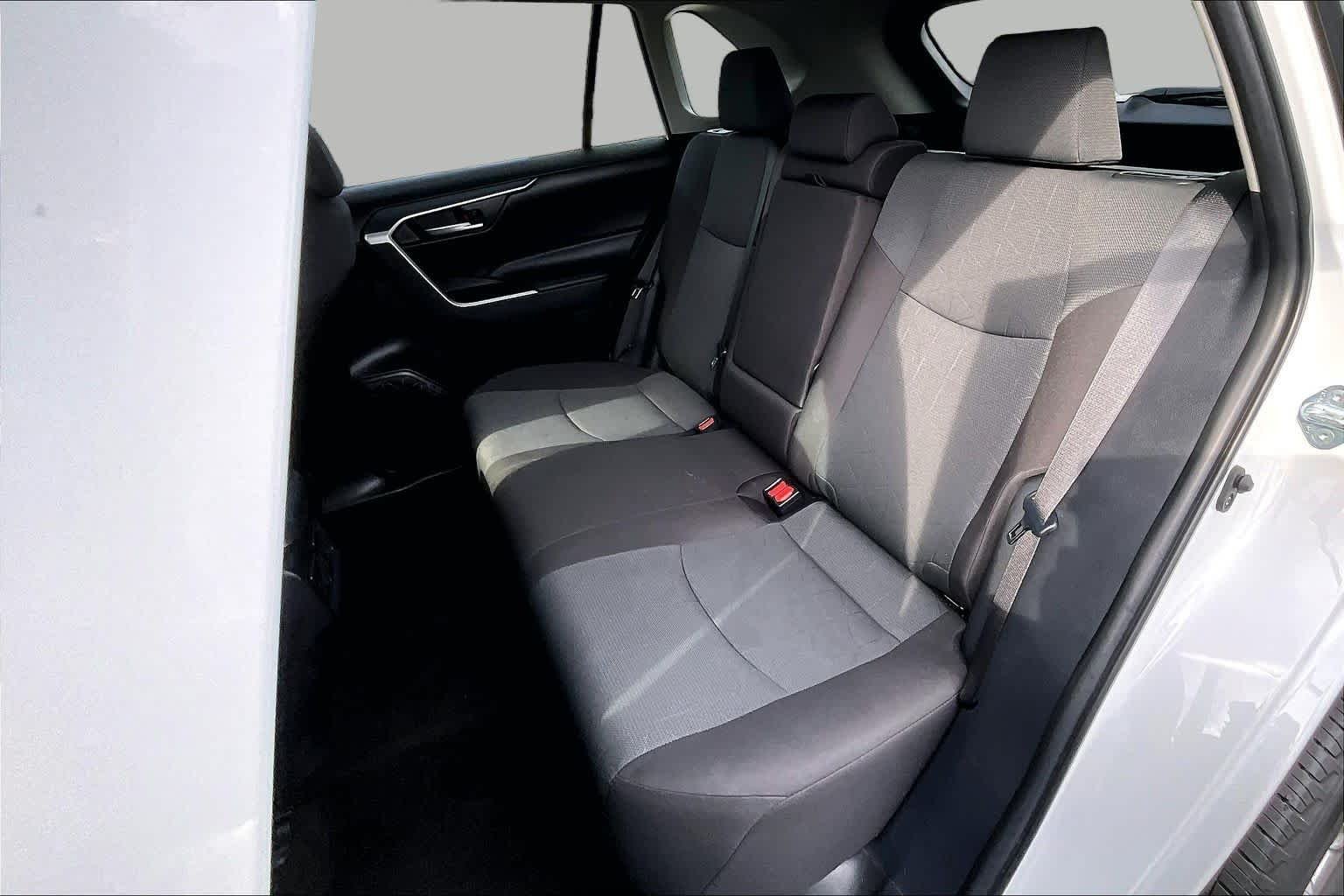 Used 2025 Ice Cap Toyota XLE image 39