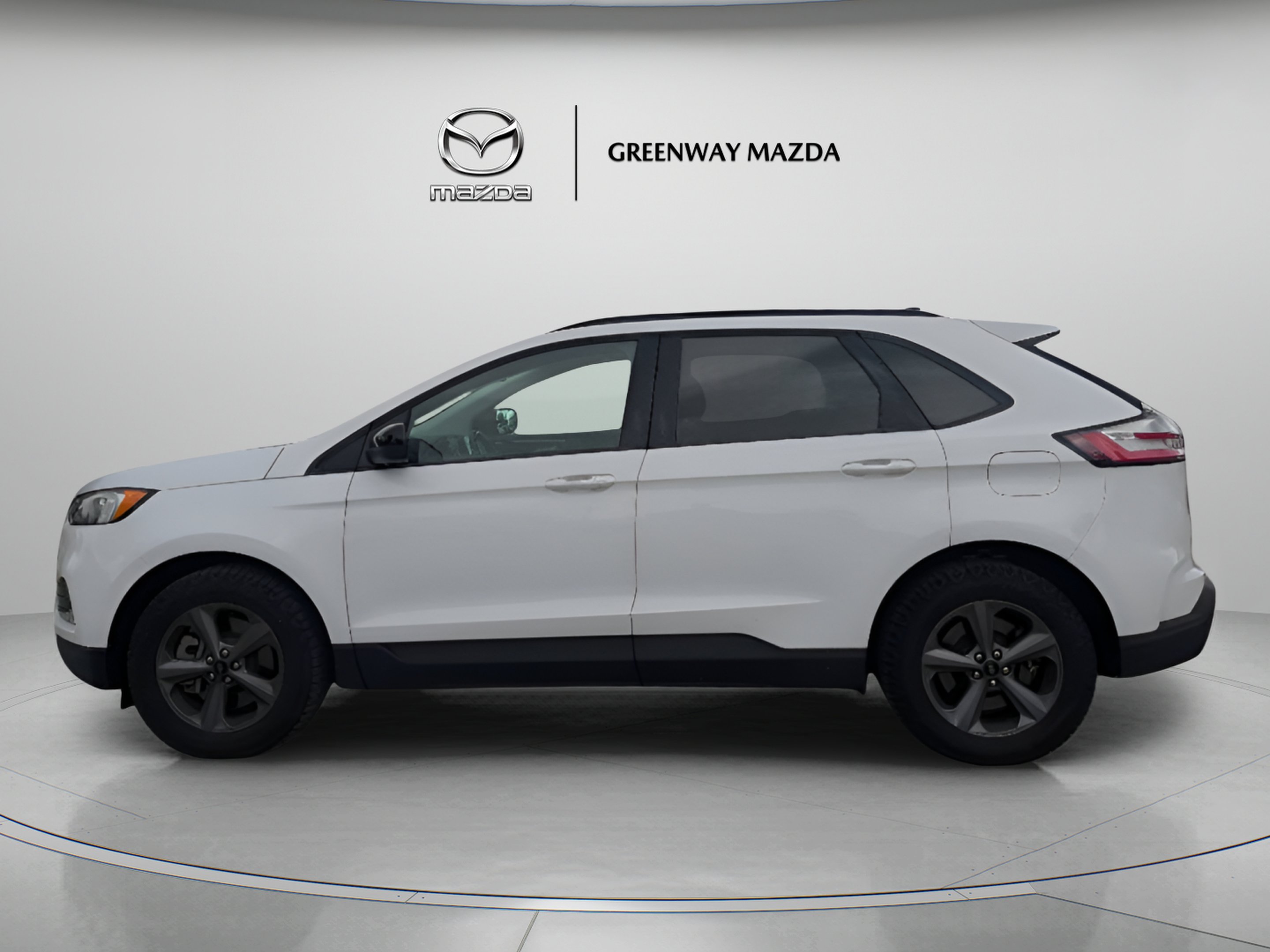 Used 2024 Oxford White Ford SEL image 5