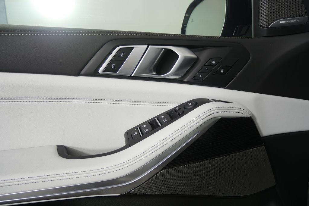 New 2026 Alpine White BMW xDrive50e image 8