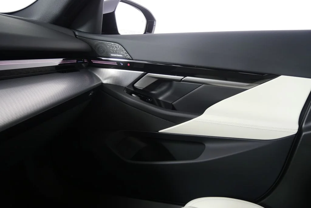 2026 BMW 5 Series 530i - Photo 24
