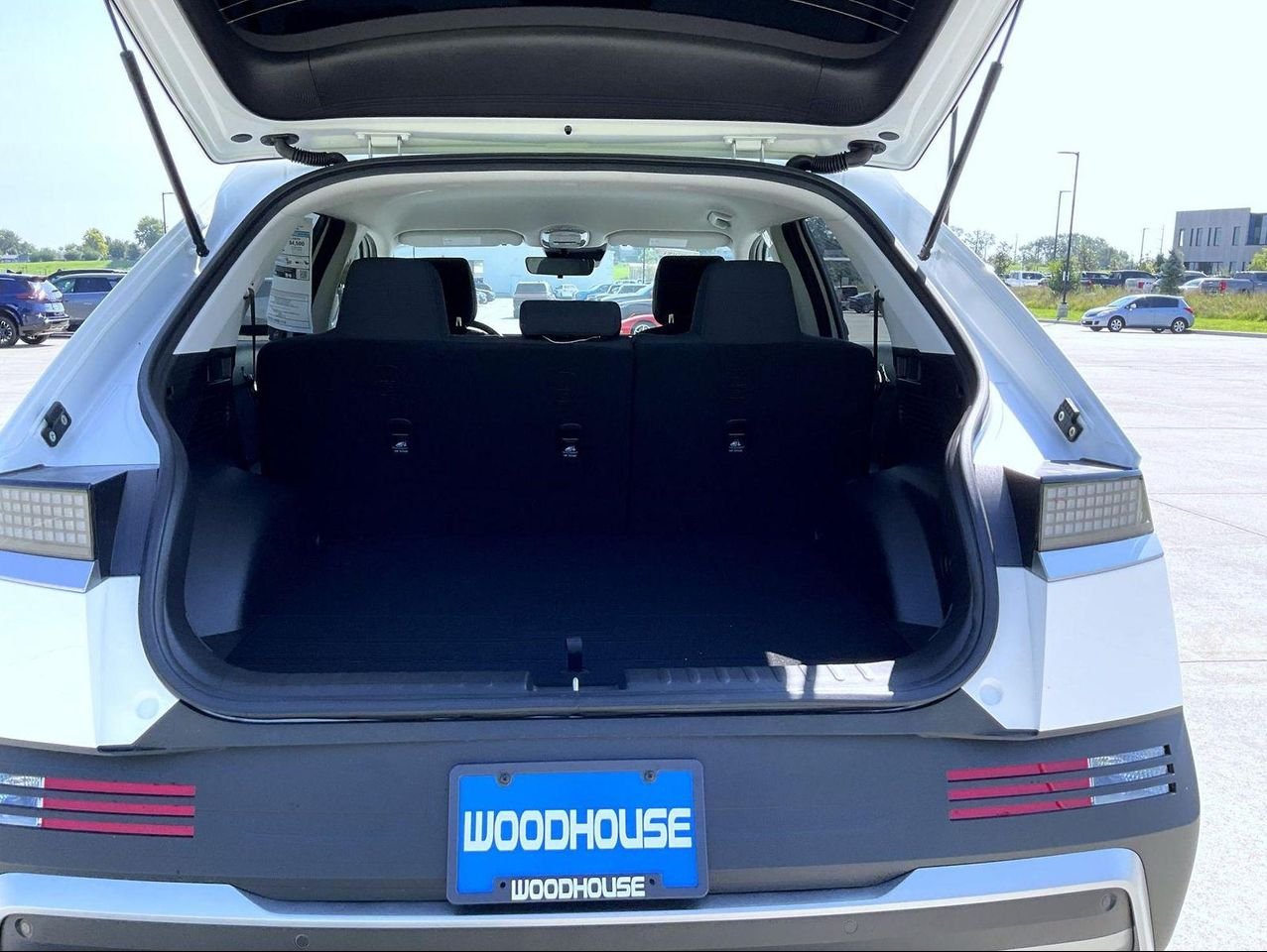 New 2026 White Hyundai SE image 22