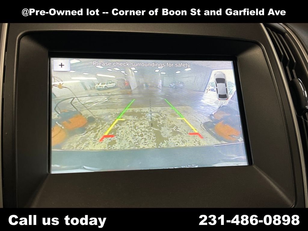 Used 2018 Gray Ford SEL image 23