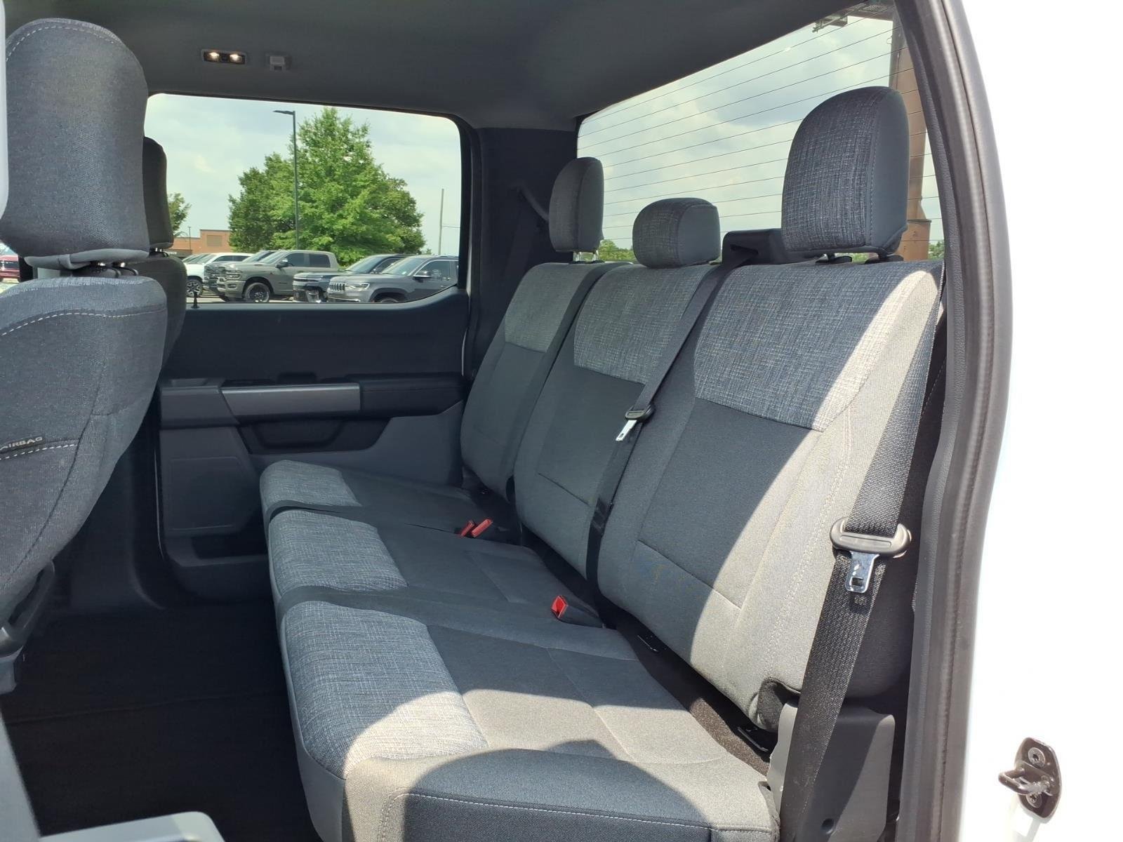 Used 2022 Oxford White Ford XLT image 18