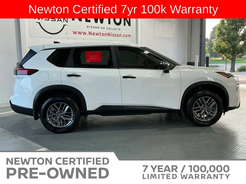 Certified Used 2025 Glacier White Nissan S image 4