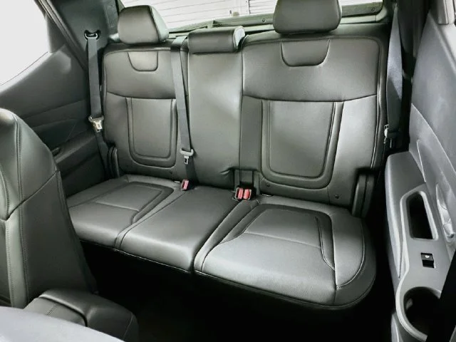 New 2027 Black Hyundai SE image 12
