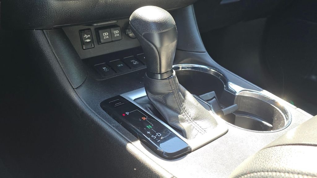 Used 2019 Blizzard Pearl Toyota LE image 36