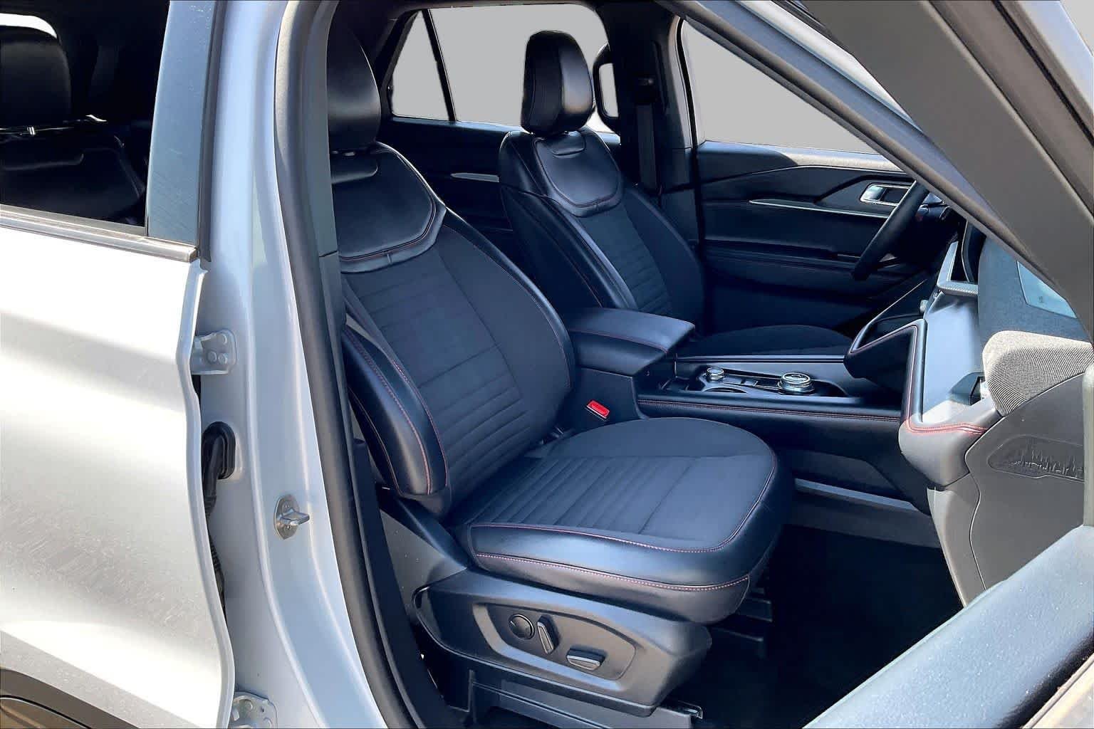 Used 2026 Space Gray Ford ST-Line image 9