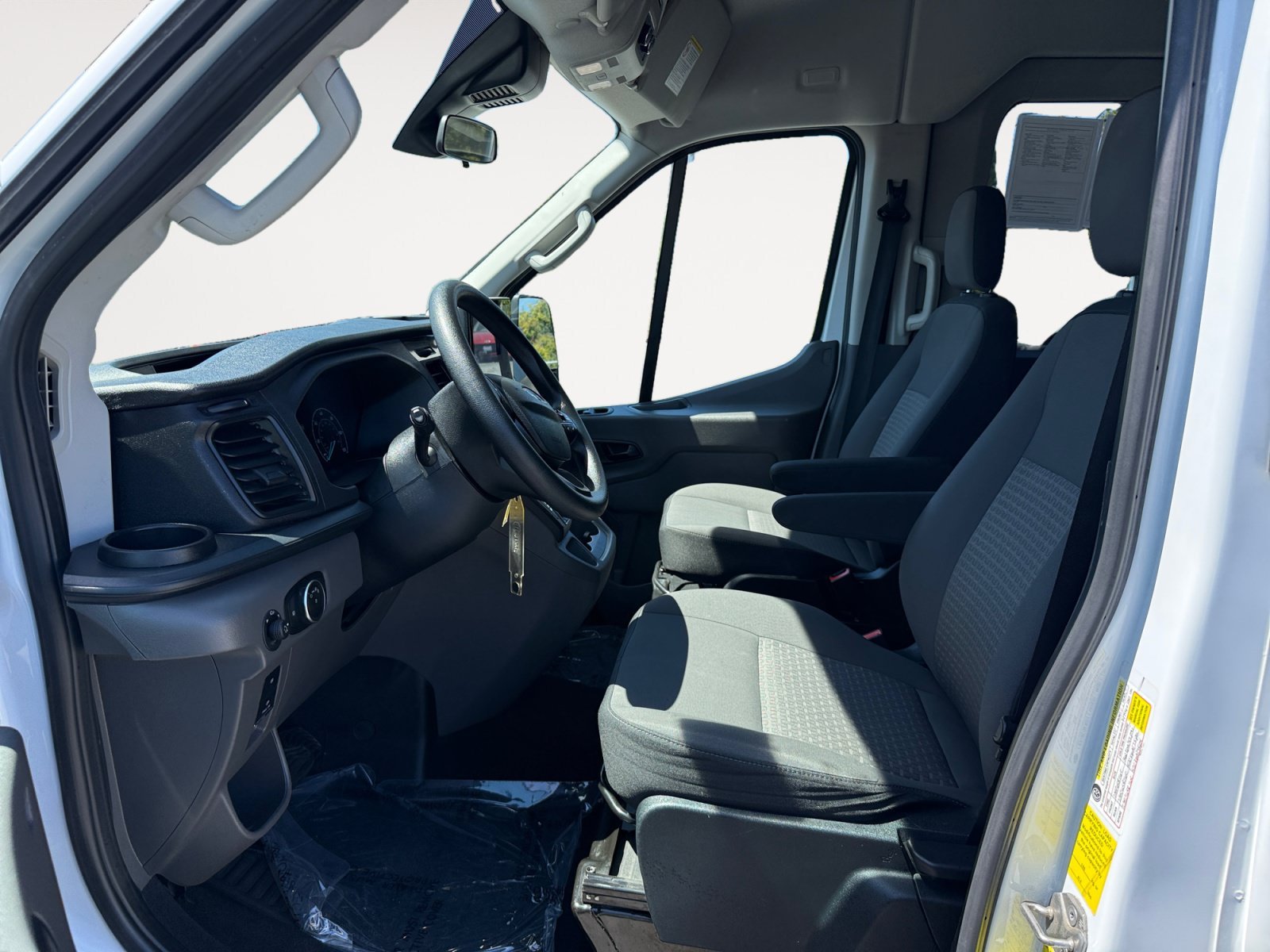 Used 2023 Oxford White Ford XLT image 10