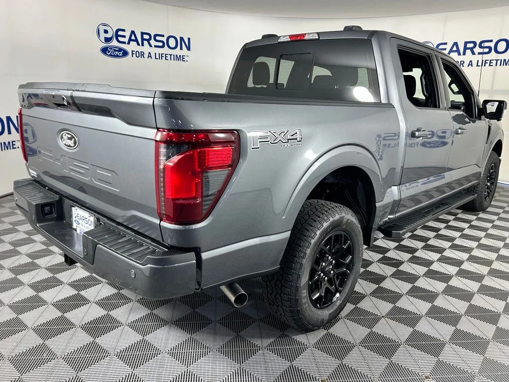 New 2026 Carbonized Gray Metallic Ford XLT image 6
