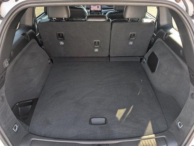 Used 2022 White Jeep Trailhawk image 14
