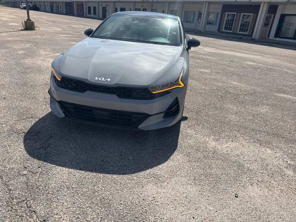 Used 2023 Wolf Gray Kia GT-Line image 4