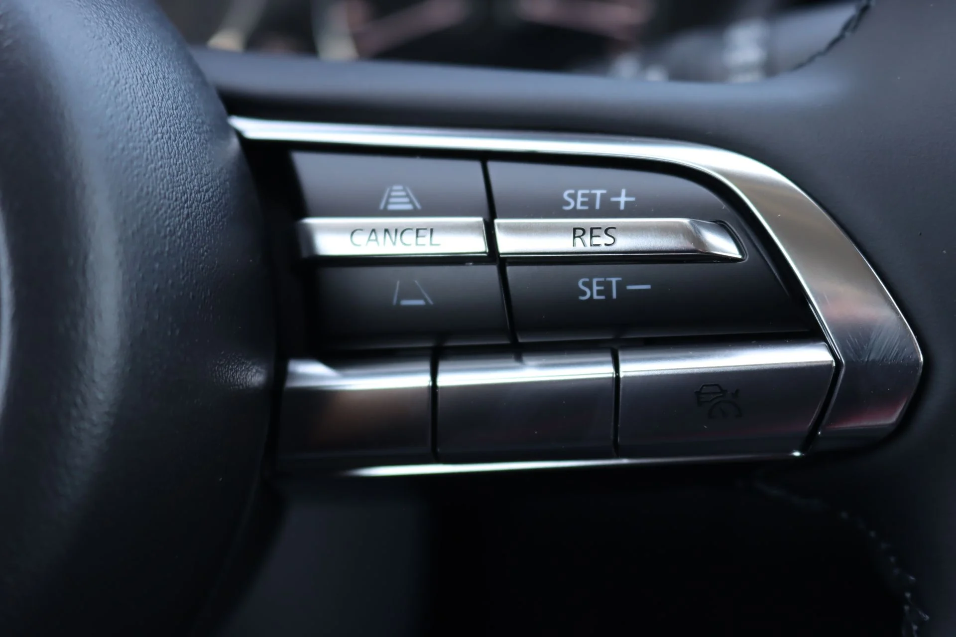 New 2026 Wind Chill Pearl Mazda Preferred AWD image 10