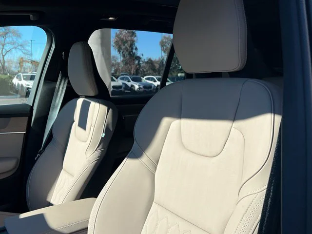 2026 Volvo XC90 Plus - Photo 19