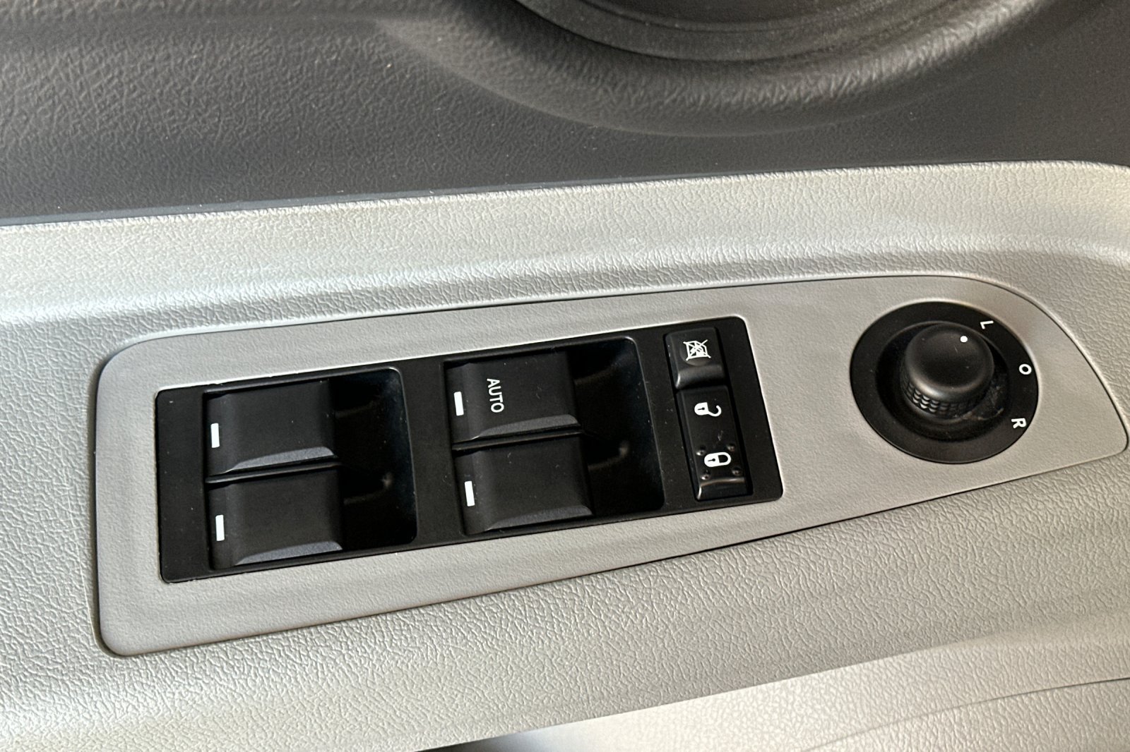 Used 2007 Silver Dodge R/T image 11