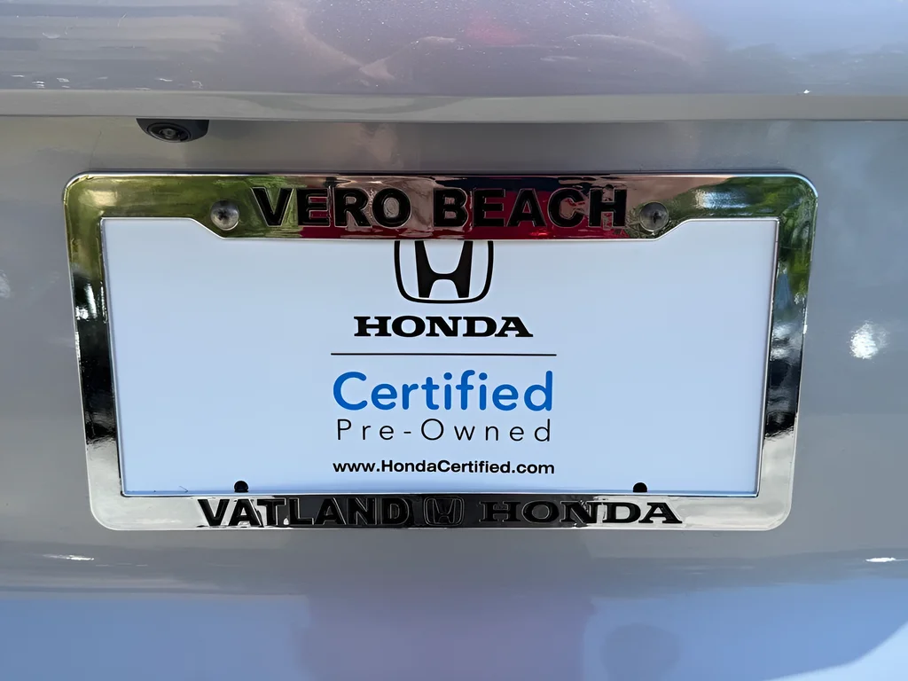 Certified Used 2023 Lunar Silver Metallic Honda LX image 34