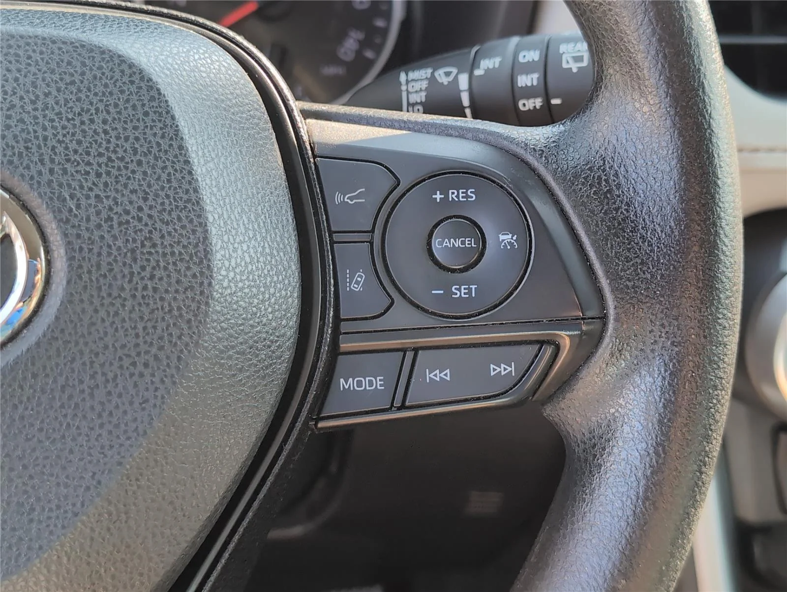 Used 2020 Silver Sky Metallic Toyota XLE image 30