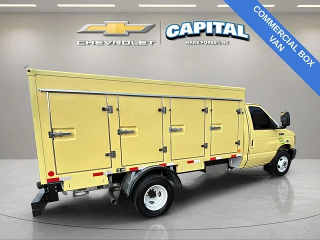 Used 2022 Yellow Ford Base image 8