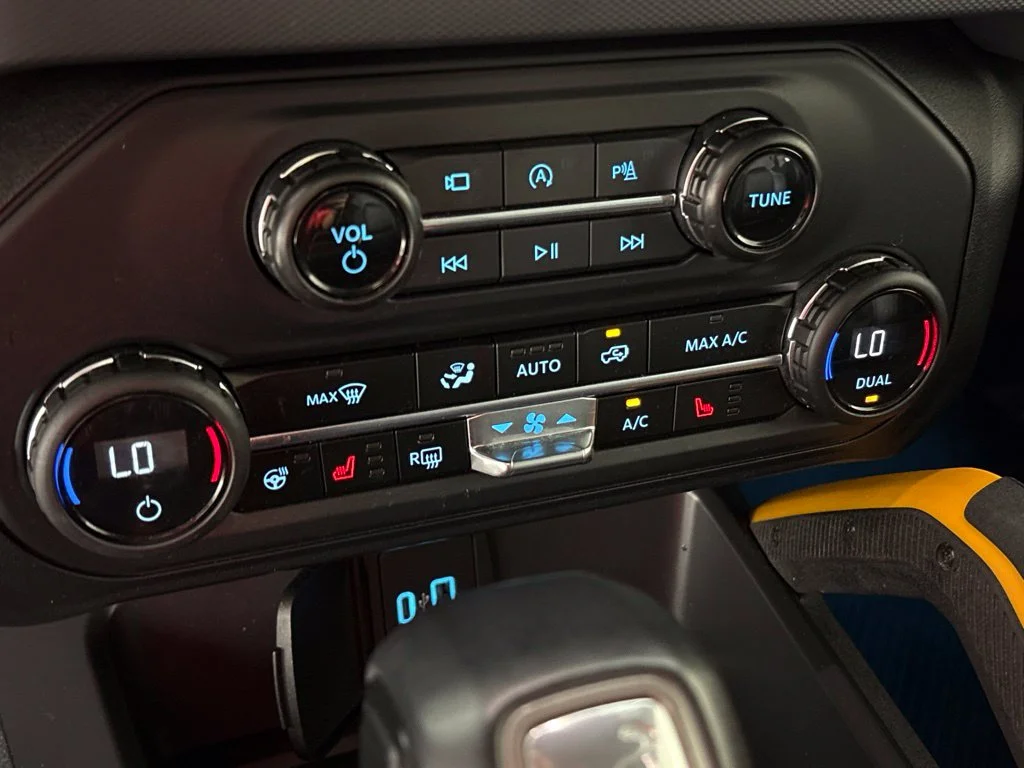Used 2024 Gray Ford Badlands image 37