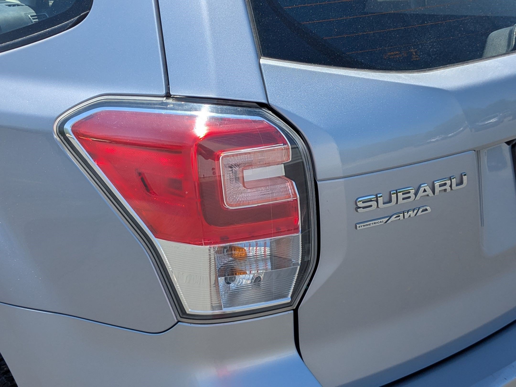 Used 2017 Ice Silver Metallic Subaru  image 11