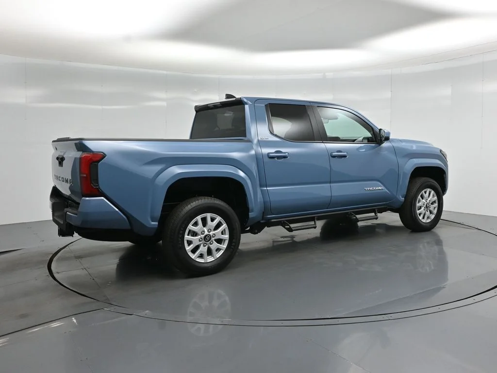 Used 2026 Blue Toyota SR5 image 23