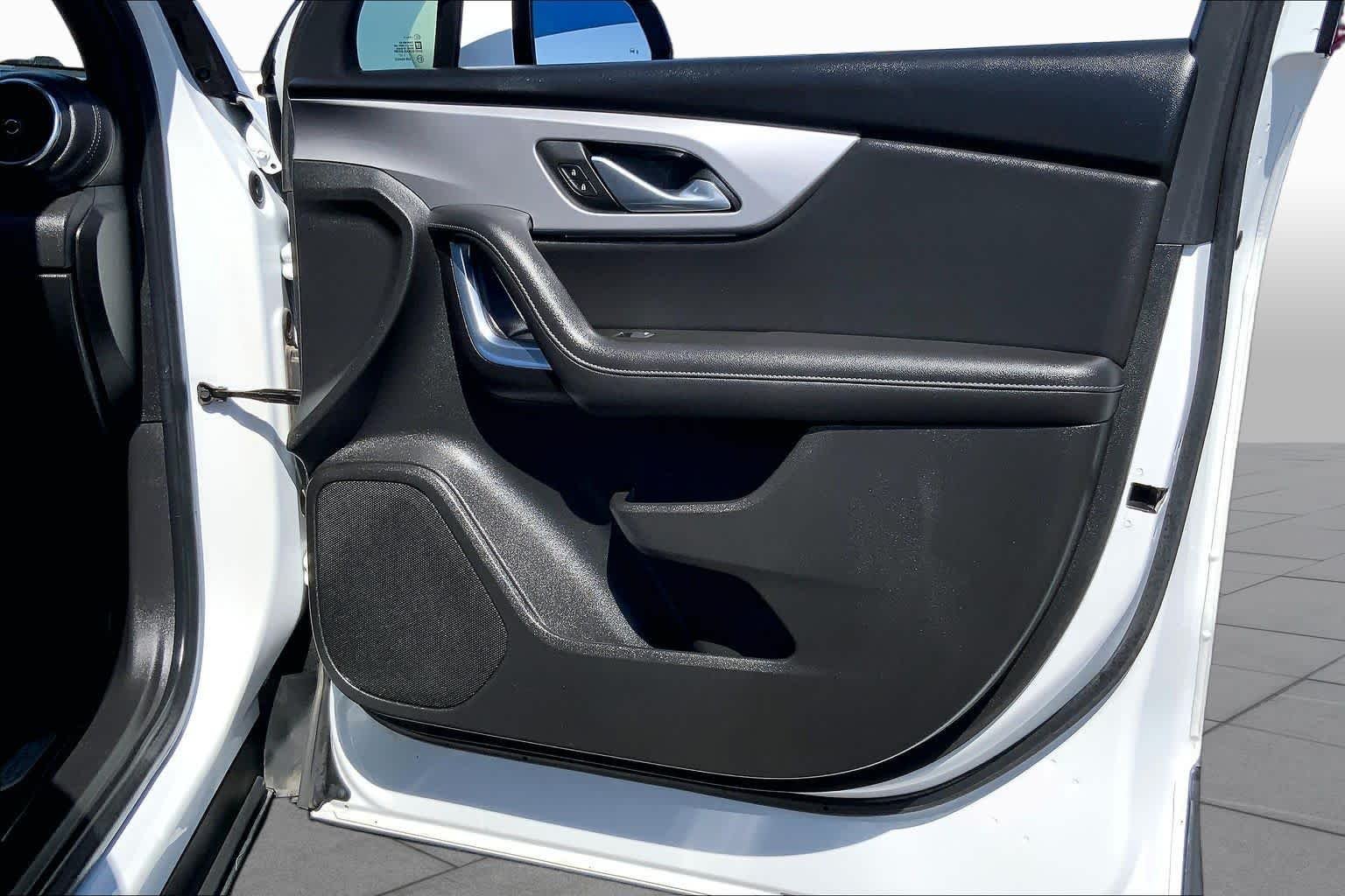 Used 2022 Summit White Chevrolet LT image 23