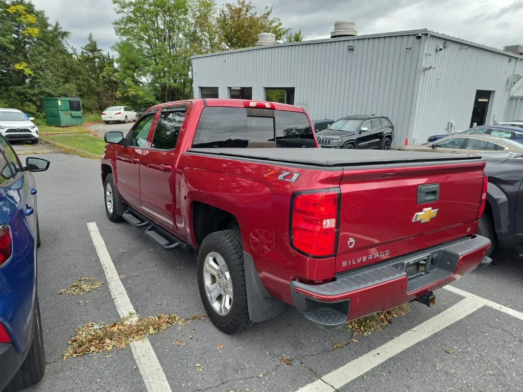 Used 2018 Red Chevrolet LT image 4