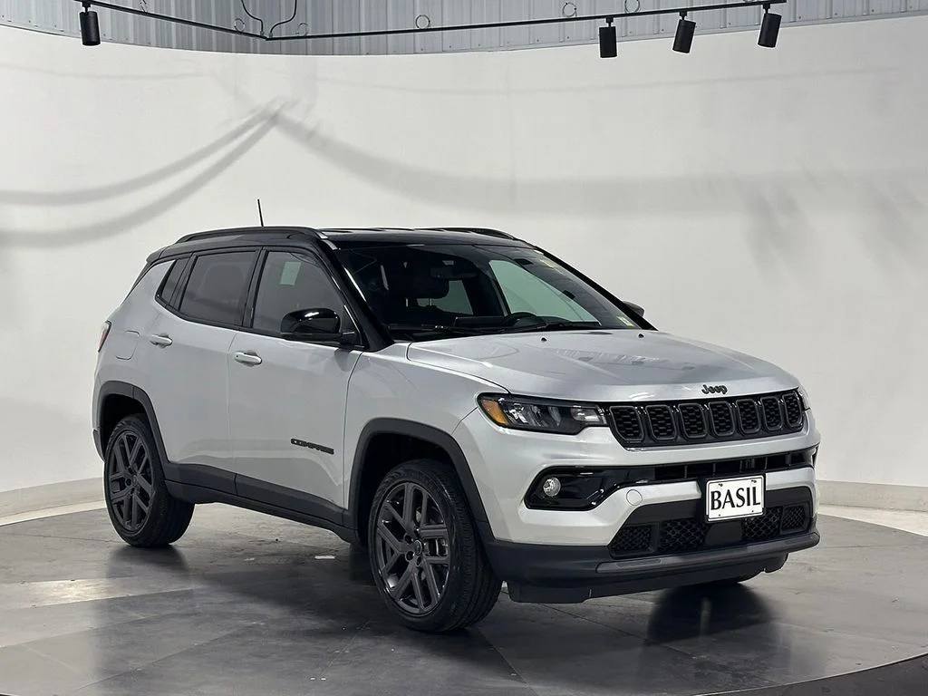 Used 2026 Silver Jeep Limited image 39