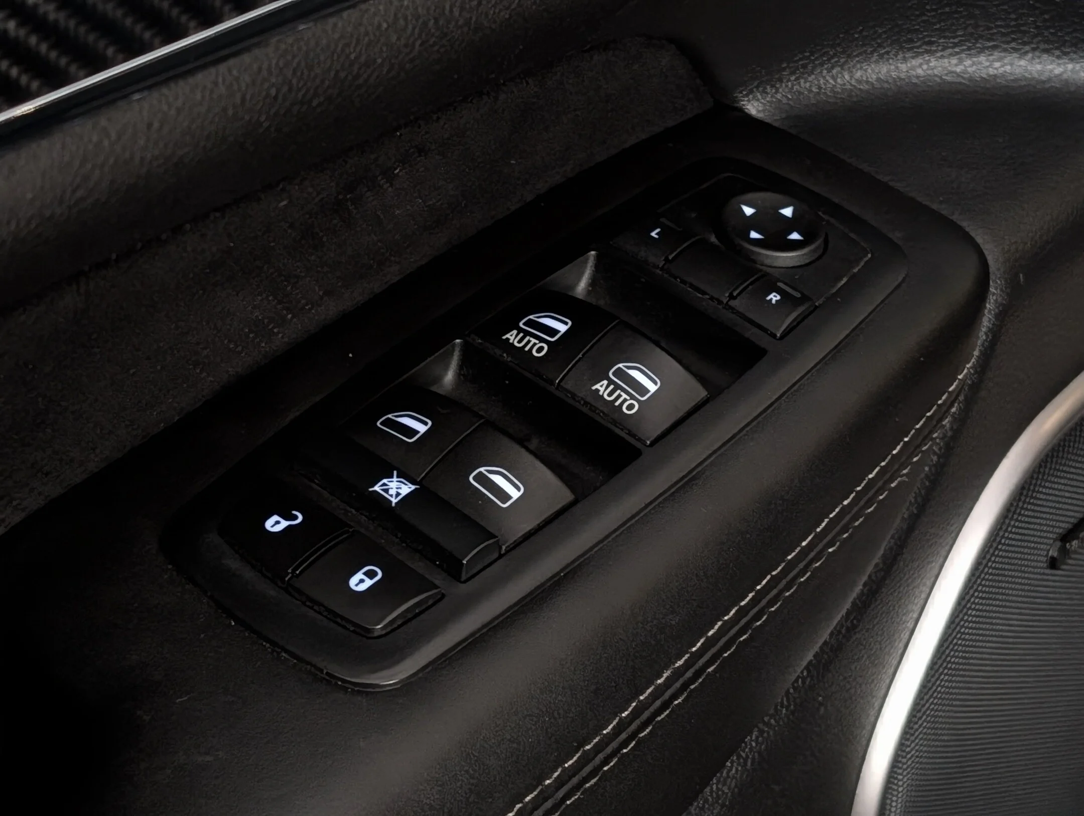 Used 2017 Black Jeep SRT - Dual Pane Sunroof - SRT Audio - Trailer - 4WD 4dr SRT image 13
