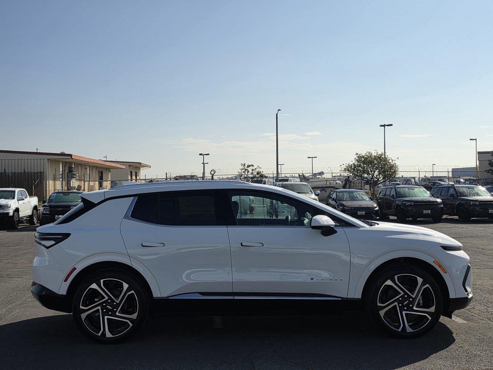 2026 Chevrolet Equinox EV 2LT - Photo 8