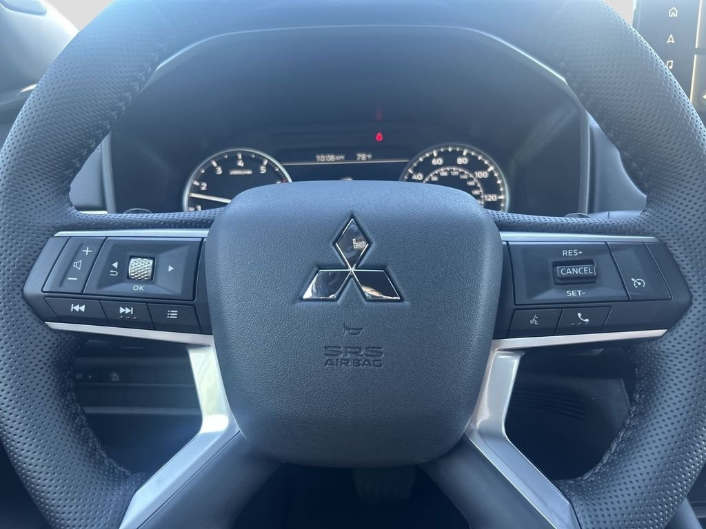 New 2026 WHT DIAMOND Mitsubishi LE image 22