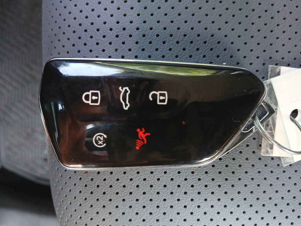 Used 2026 Blue Volkswagen SE image 29