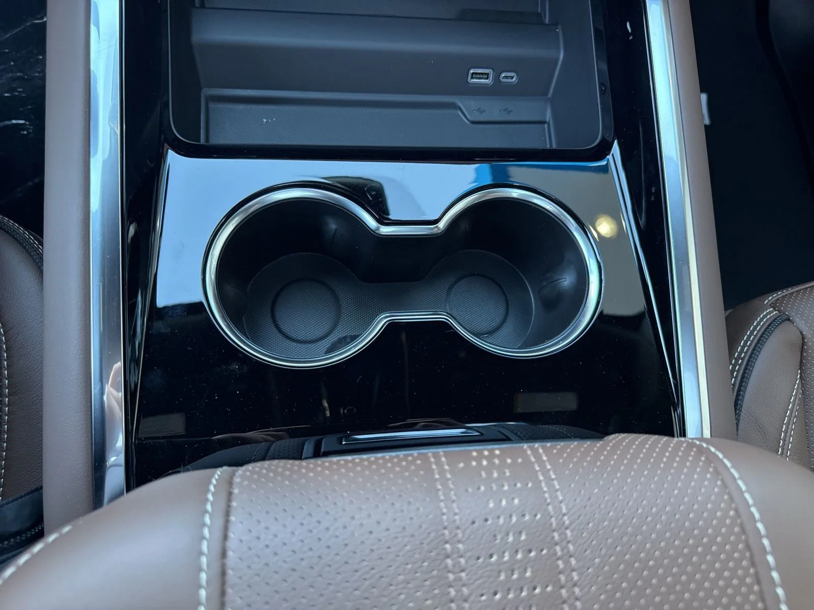 2026 Chevrolet Suburban High Country - Photo 28