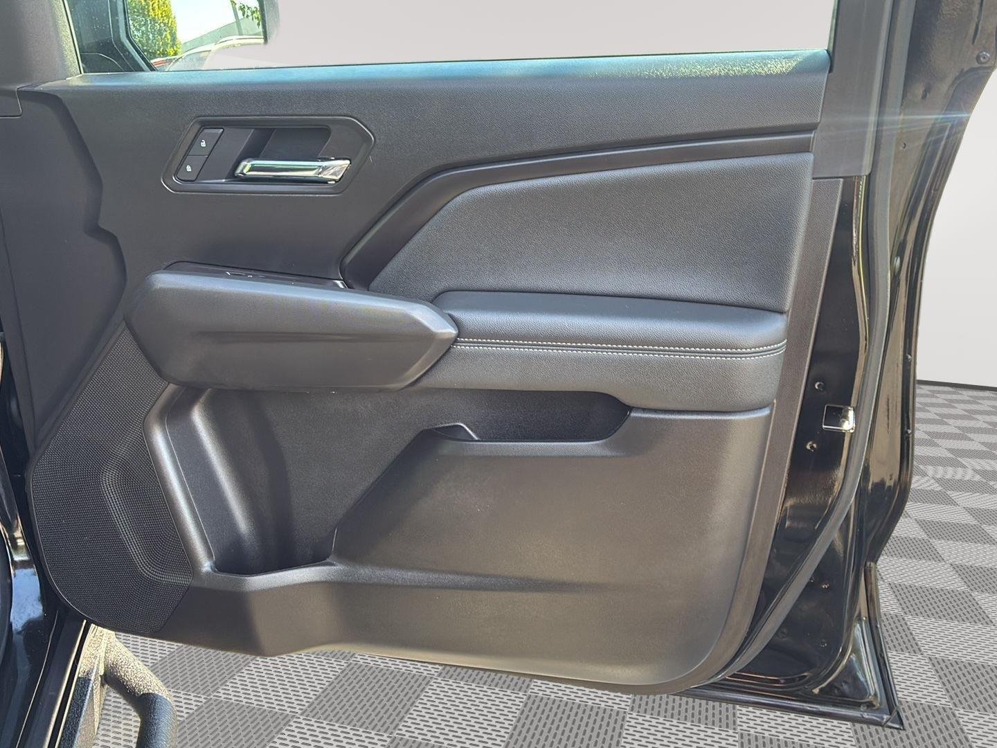 Used 2026 Black Chevrolet 4WD LT image 9