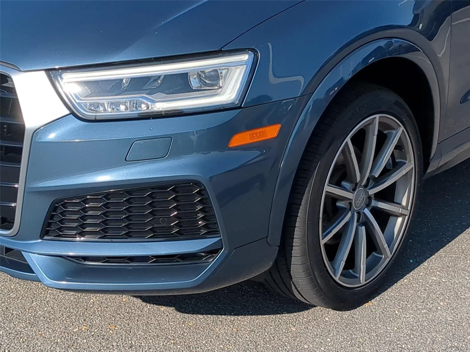 Used 2018 Utopia Blue Metallic Audi Premium Plus image 9