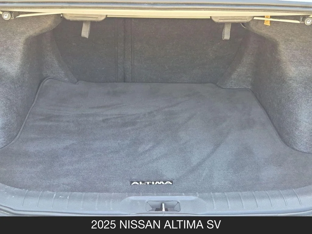 2025 Nissan Altima SV - Photo 23