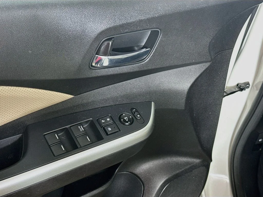 Used 2015 White Diamond Pearl Honda EX-L image 17