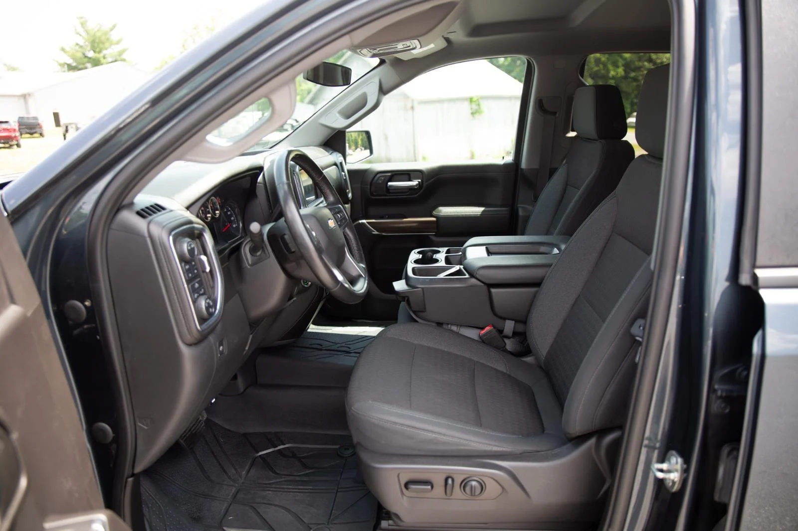 Used 2021 Shadow Gray Metallic Chevrolet LT image 19