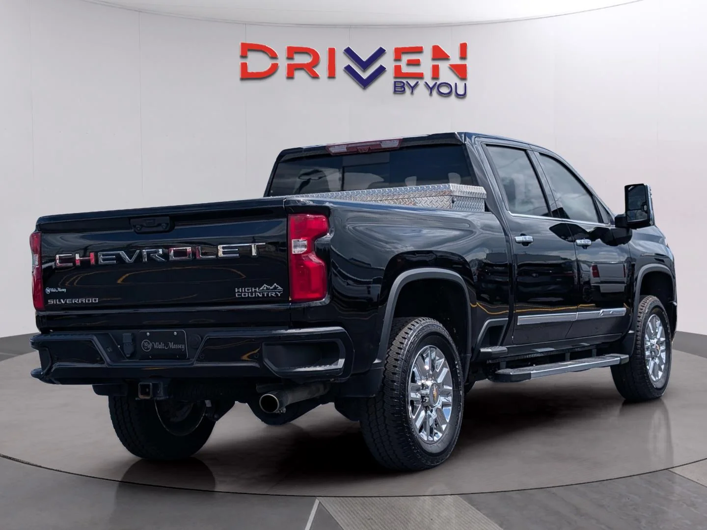 Used 2024 Black Chevrolet High Country image 5